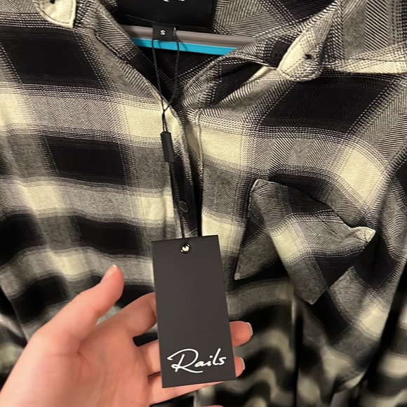 Rails button down - Picture 2 of 2
